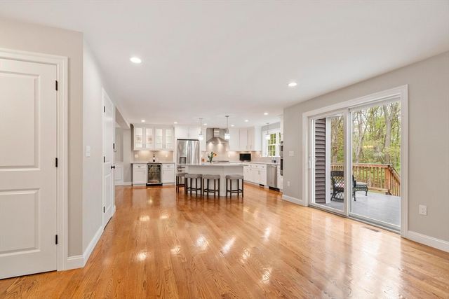 10 West St, Wilmington, MA 01887