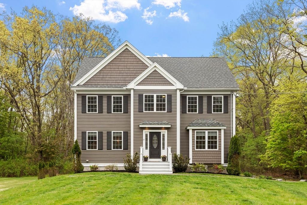 10 West St, Wilmington, MA 01887