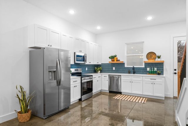 686 Anderson Ln, Madison, TN 37115