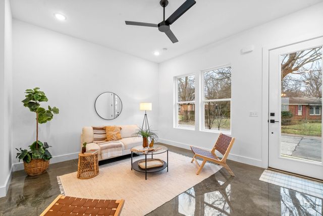 686 Anderson Ln, Madison, TN 37115