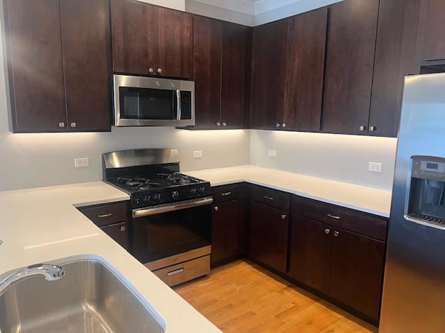 4812 W Montrose Avenue 204, Chicago, IL 60641