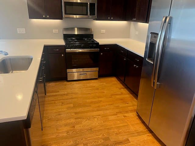 4812 W Montrose Avenue 204, Chicago, IL 60641