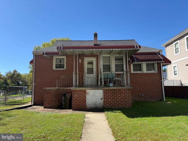 111 S STUART ST, Essex, MD 21221