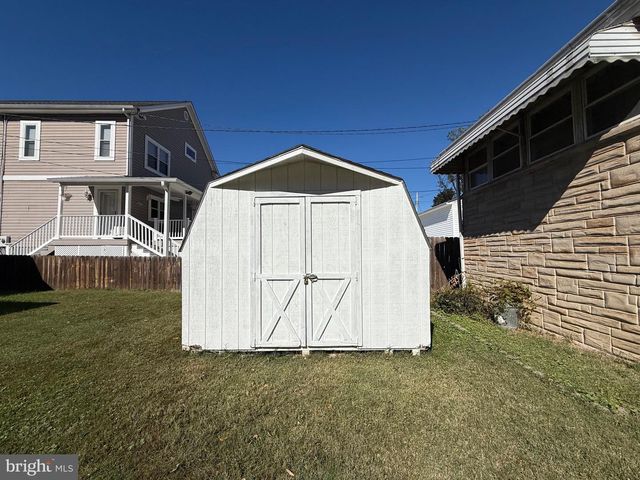 111 S STUART ST, Essex, MD 21221