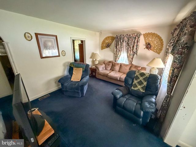 111 S STUART ST, Essex, MD 21221