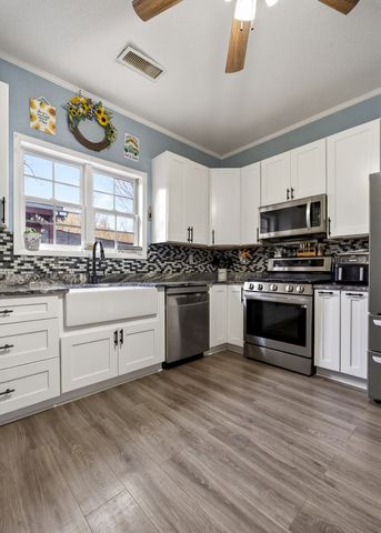 1375 Roberts Matthews Hwy, Sparta, TN 38583