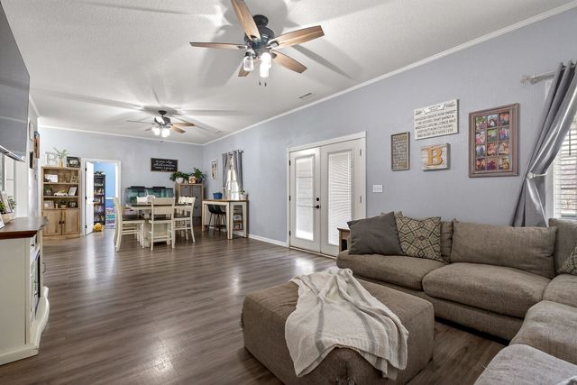 1375 Roberts Matthews Hwy, Sparta, TN 38583