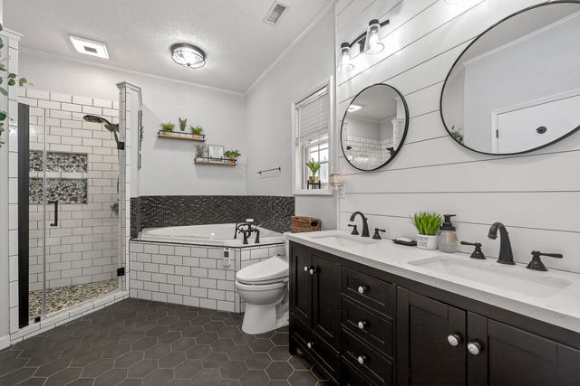 1375 Roberts Matthews Hwy, Sparta, TN 38583