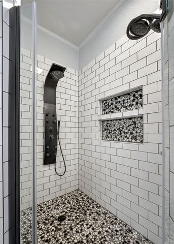 1375 Roberts Matthews Hwy, Sparta, TN 38583