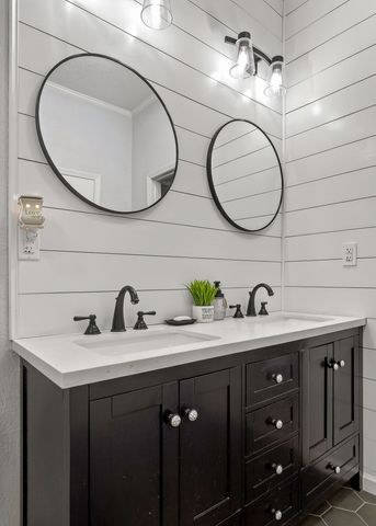 1375 Roberts Matthews Hwy, Sparta, TN 38583