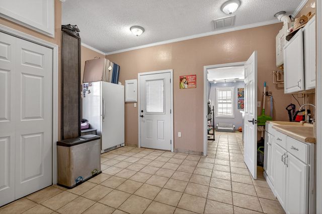 1375 Roberts Matthews Hwy, Sparta, TN 38583