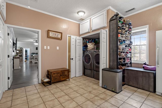 1375 Roberts Matthews Hwy, Sparta, TN 38583