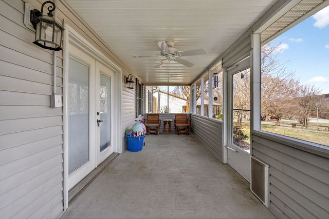 1375 Roberts Matthews Hwy, Sparta, TN 38583