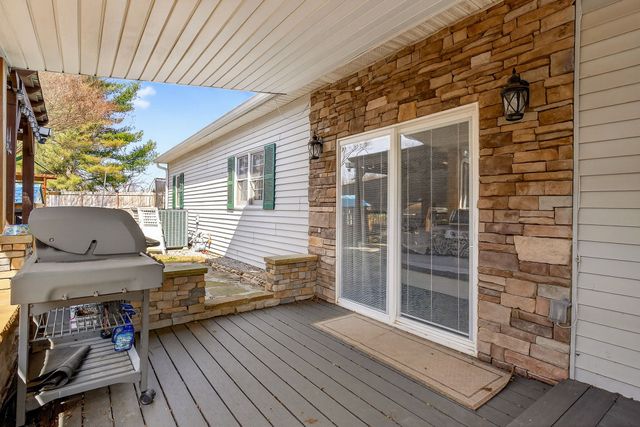 1375 Roberts Matthews Hwy, Sparta, TN 38583