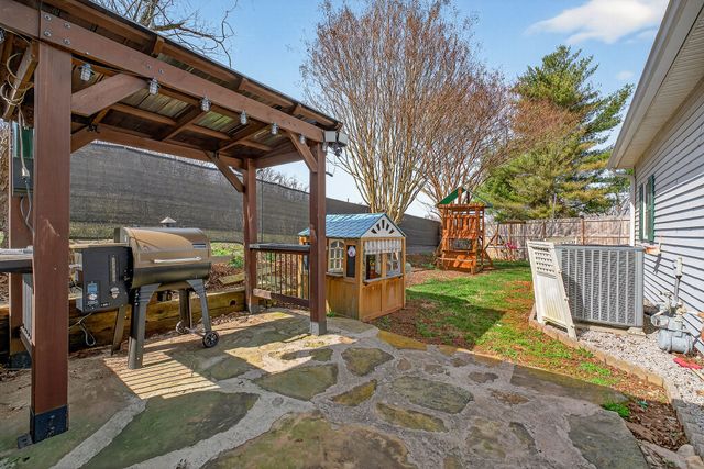 1375 Roberts Matthews Hwy, Sparta, TN 38583