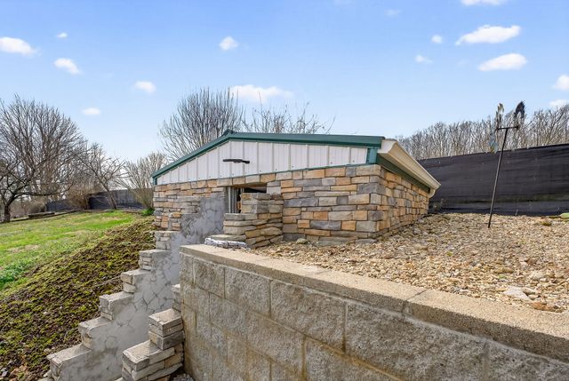 1375 Roberts Matthews Hwy, Sparta, TN 38583