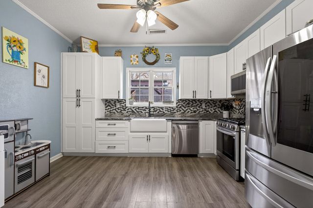 1375 Roberts Matthews Hwy, Sparta, TN 38583