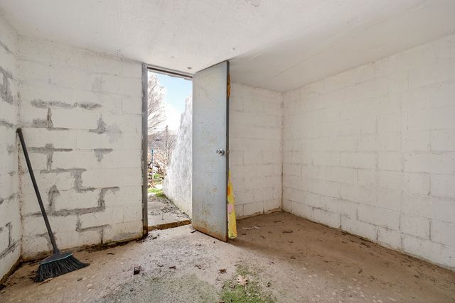 1375 Roberts Matthews Hwy, Sparta, TN 38583