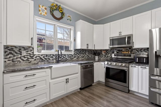 1375 Roberts Matthews Hwy, Sparta, TN 38583