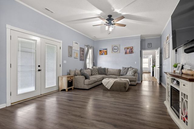 1375 Roberts Matthews Hwy, Sparta, TN 38583