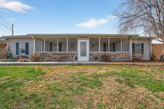 1375 Roberts Matthews Hwy, Sparta, TN 38583