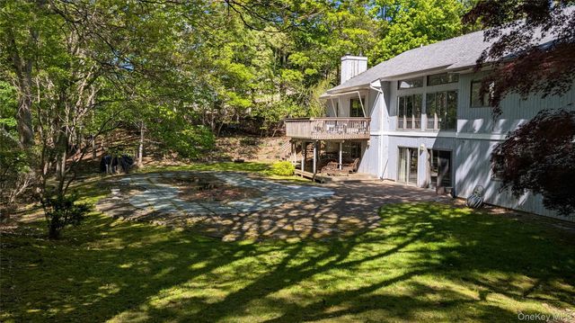 4 Oak Hills Drive, Rocky Point, NY 11778