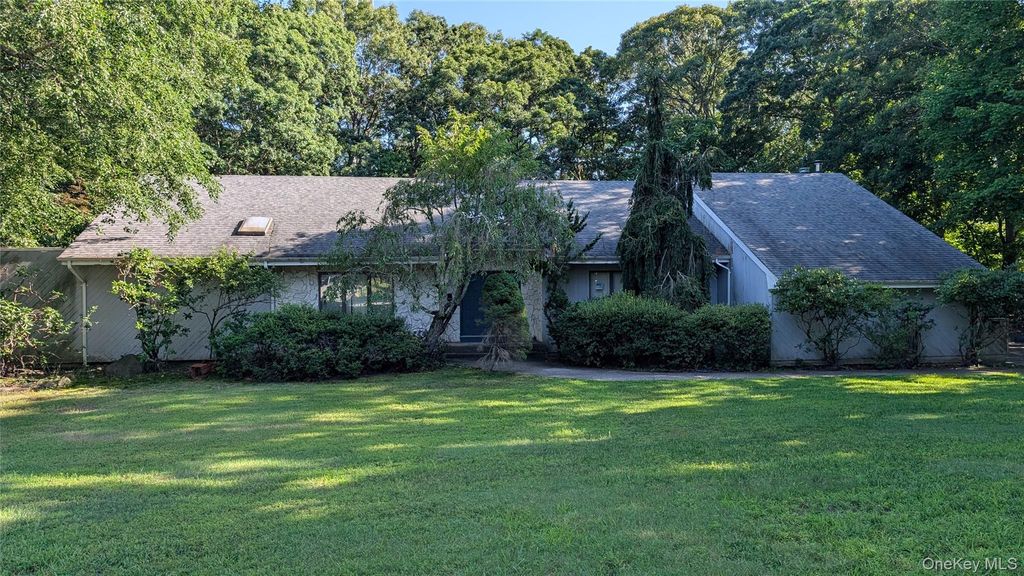 4 Oak Hills Drive, Rocky Point, NY 11778