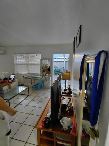 1262 NW 46th St, Miami, FL 33142