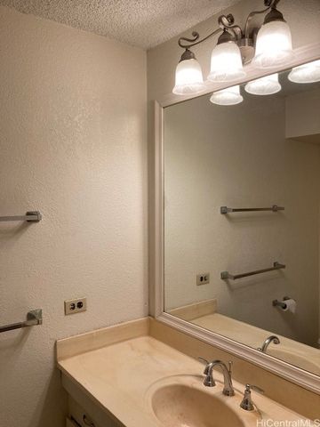 747 Amana Street 905, Honolulu, HI 96814