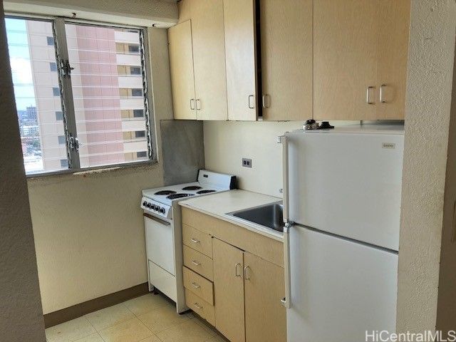747 Amana Street 905, Honolulu, HI 96814