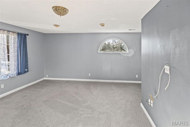 32 Hilltop Place, East St Louis, IL 62203