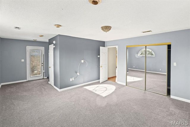 32 Hilltop Place, East St Louis, IL 62203