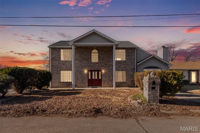 32 Hilltop Place, East St Louis, IL 62203