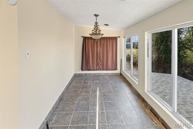 32 Hilltop Place, East St Louis, IL 62203