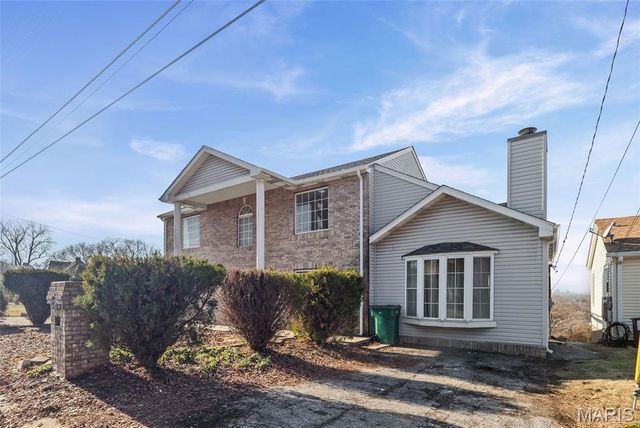 32 Hilltop Place, East St Louis, IL 62203