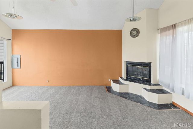 32 Hilltop Place, East St Louis, IL 62203