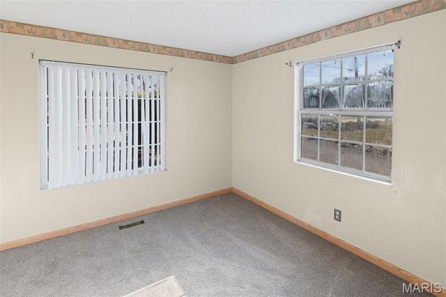 32 Hilltop Place, East St Louis, IL 62203