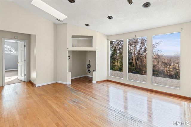 32 Hilltop Place, East St Louis, IL 62203