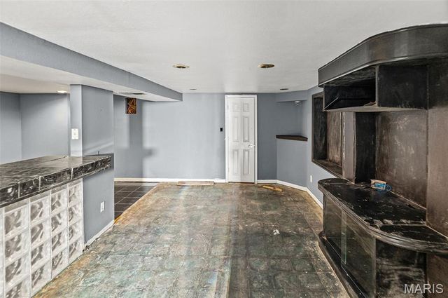 32 Hilltop Place, East St Louis, IL 62203