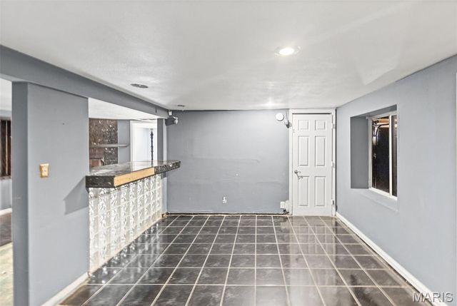 32 Hilltop Place, East St Louis, IL 62203