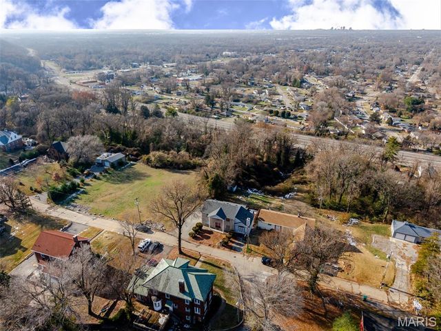 32 Hilltop Place, East St Louis, IL 62203