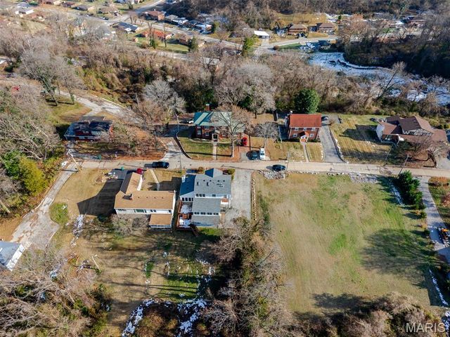 32 Hilltop Place, East St Louis, IL 62203