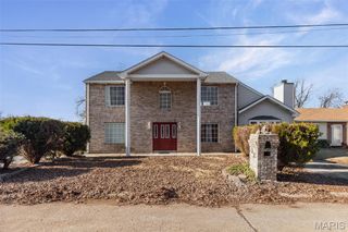 32 Hilltop Place, East St Louis, IL 62203