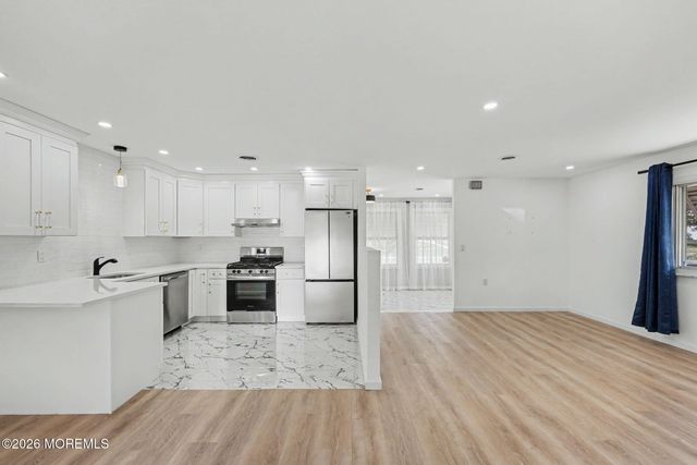 3 Mount Kisco Drive, Toms River, NJ 08753