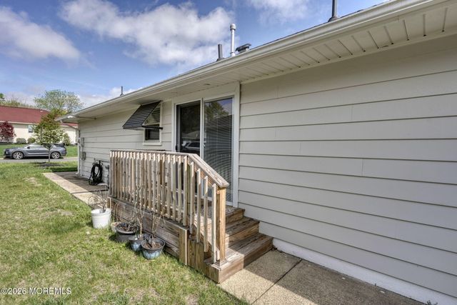 3 Mount Kisco Drive, Toms River, NJ 08753