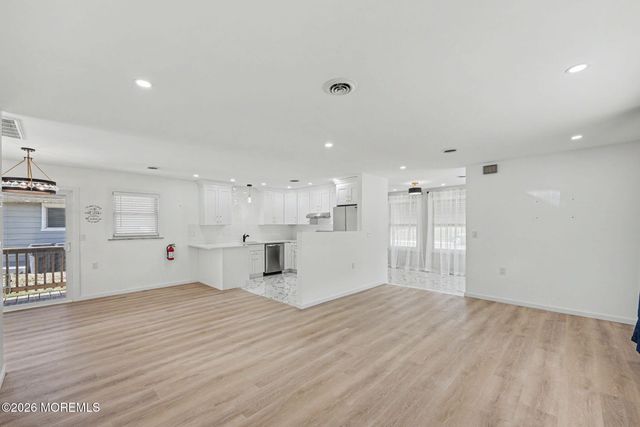 3 Mount Kisco Drive, Toms River, NJ 08753
