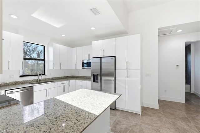 1119 NW 28th PL, Cape Coral, FL 33993