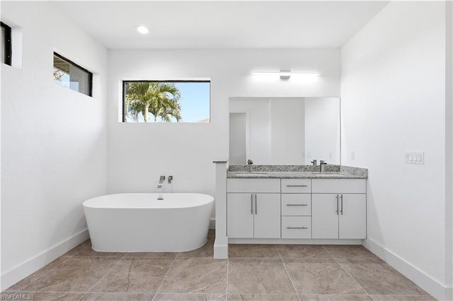 1119 NW 28th PL, Cape Coral, FL 33993