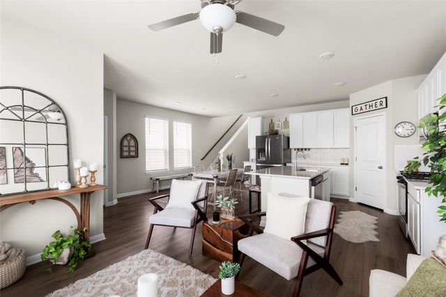 236 Lost Mine Peak LN, Dripping Springs, TX 78620