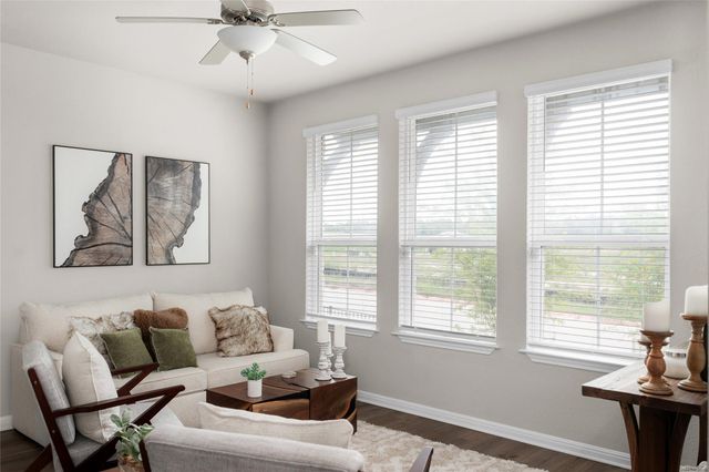 236 Lost Mine Peak LN, Dripping Springs, TX 78620